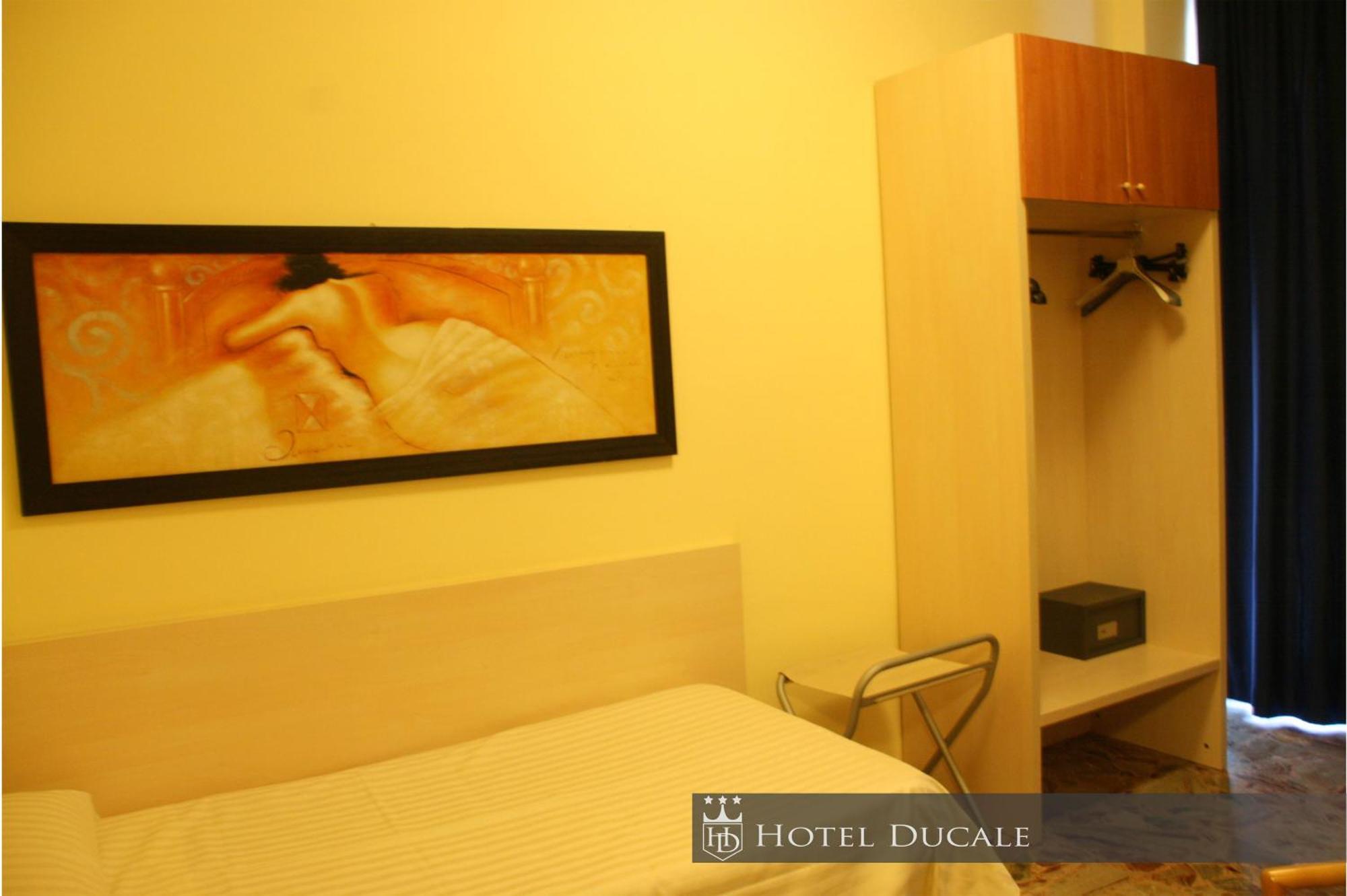 ויג'באנו Hotel Ducale מראה חיצוני תמונה