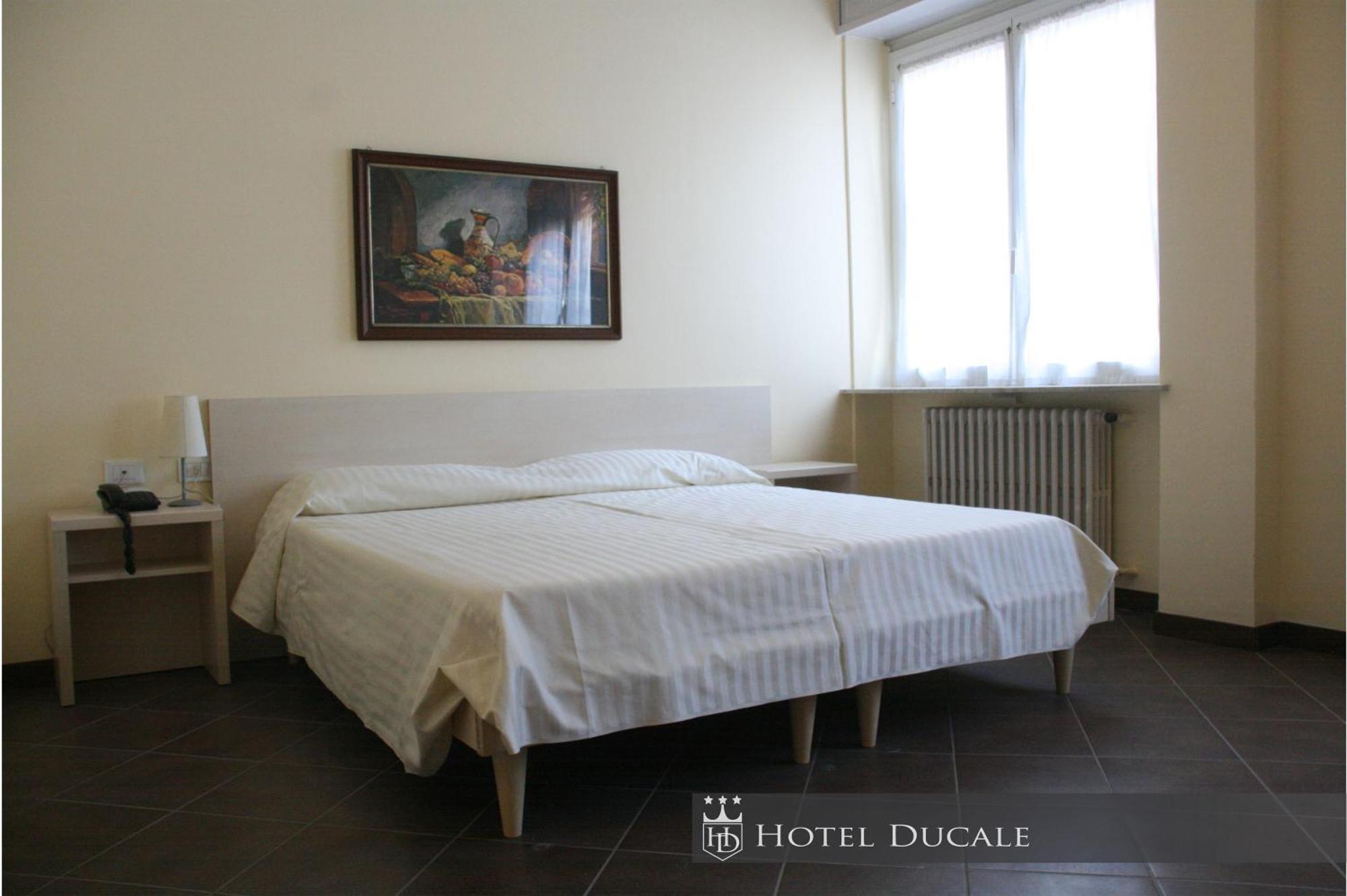 ויג'באנו Hotel Ducale מראה חיצוני תמונה
