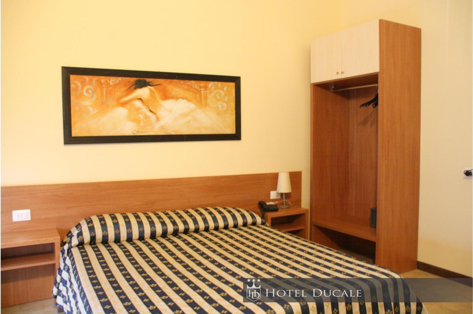 ויג'באנו Hotel Ducale מראה חיצוני תמונה