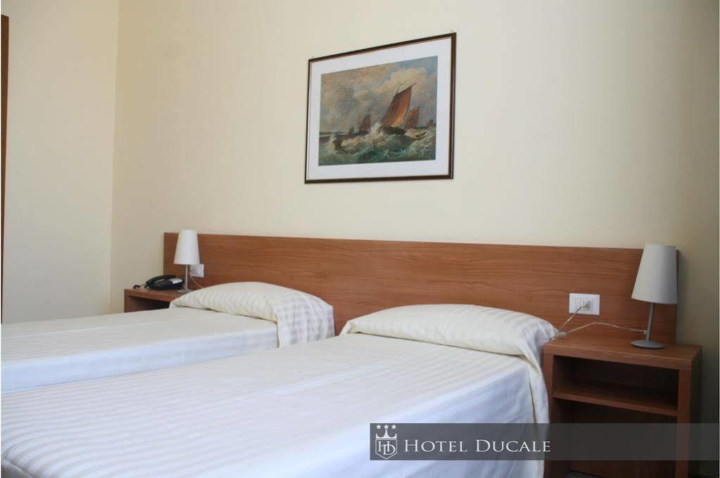 ויג'באנו Hotel Ducale מראה חיצוני תמונה